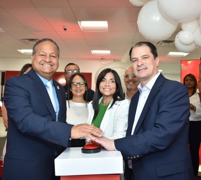 Nuevo Centro de Atención de Claro en Caguas con servi-carro