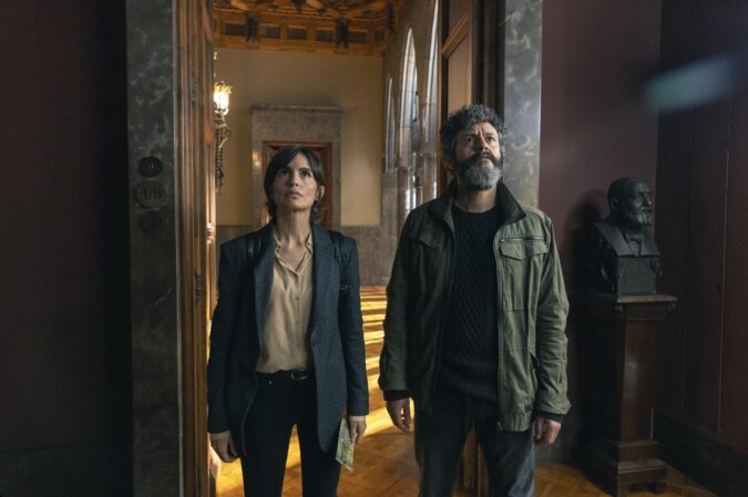 Netflix revela imágenes de su nuevo thriller “Ciudad de sombras” City of Shadows