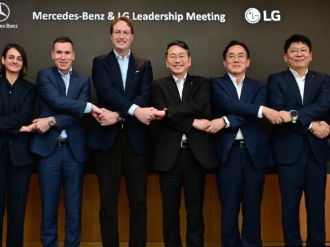 LG y Mercedes-Benz exploran expansión de su alianza