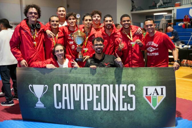 Gallitos y Tigresas conquistan el taekwondo universitario