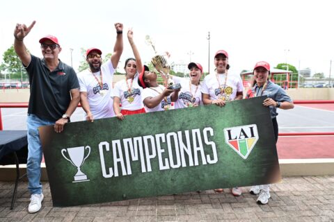 Taínas de la UAGM repiten como campeonas del tenis universitario