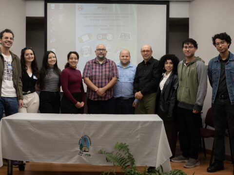 Equipo Timon del 1er Congreso Puertorriqueno de Investigacion y Estudios sobre Videojuegos celebrado en la UPR-Rio Piedras