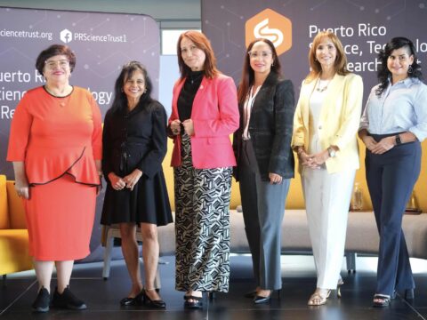 Ing. Lucy Crespo, Dra. Suranganie Dharmawardane, Dra. Idhaliz Flores, Dra. Dalice M. Pintero, Dra. Beatriz Zayas y Dra. Michelle MMartínez.