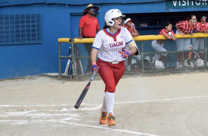 Sóftbol femenino rompe pronósticos en la LAI La Católica tiene su primer juego con la UAGM. (Z Acosta LAI)