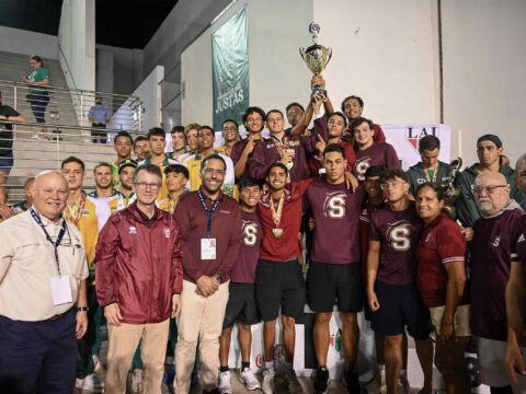 La noche fue de los Delfines de la USC por ganar el campeonato dramáticamente. (Luis F. Minguela / LAI)