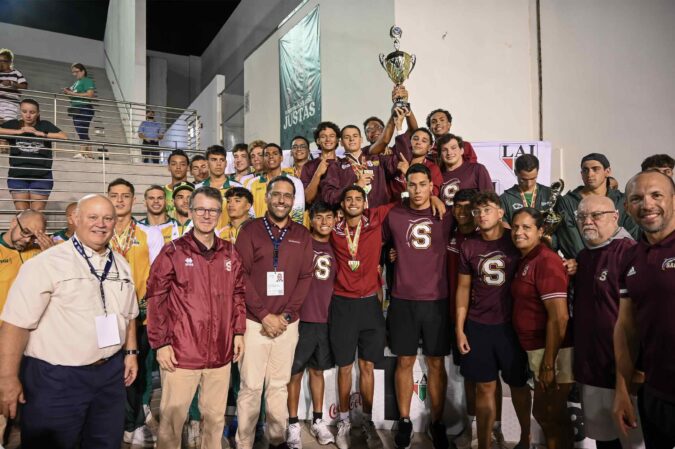 La noche fue de los Delfines de la USC por ganar el campeonato dramáticamente. (Luis F. Minguela / LAI)