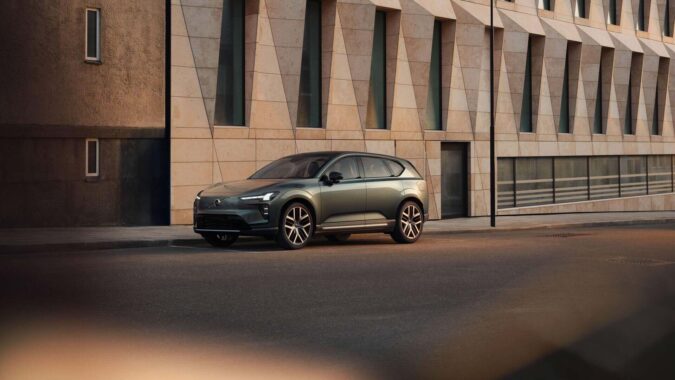 Nuevo Volvo EX60 llega con inteligencia artificial y autonomía de hasta 400 millas