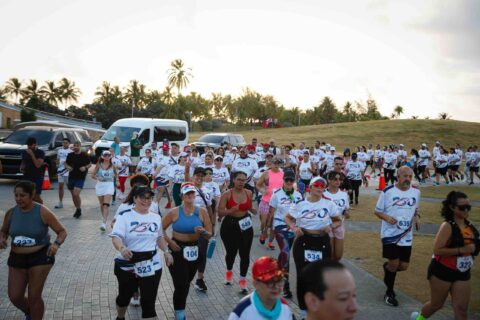 Viejo San Juan recibe a corredores de toda la Isla en 5K América 250