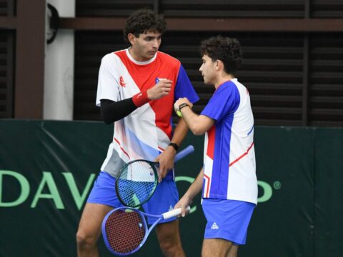 Equipo boricua domina a Jamaica 3-0 en la Copa Davis Américas Tenistas de Puerto Rico celebran una victoria sobre Jamaica durante la Copa Davis Américas Grupo III en Costa Rica.