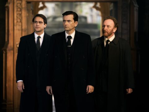 Serie “Rivals” tendrá tercera temporada y promete más secretos, romances y traiciones Fotografía promocional de la serie Rivals anunciando nuevos episodios y el regreso de sus personajes principales.