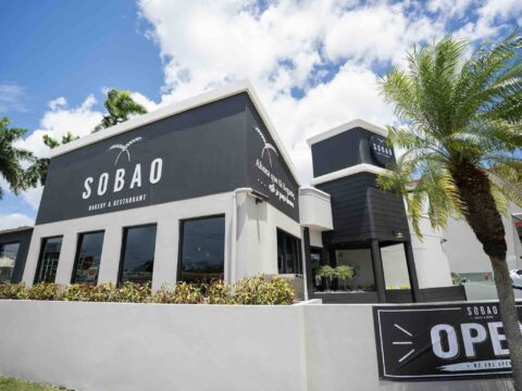 Fachada del nuevo restaurante Sobao en Guaynabo ubicado cerca de Plaza Caparra tras una inversión de más de $300,000.