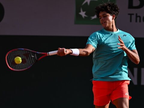 Yannik Álvarez representa a Puerto Rico en el prestigioso torneo juvenil Roland Garros disputado en Francia.