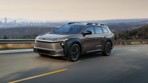 Reseña: Cómo aprendí a conducir un auto eléctrico con la Toyota bZ Woodland 2026 Toyota bZ Woodland 2026