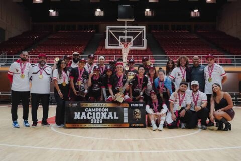Jugadoras de las Gigantes de Carolina durante la celebración del campeonato de la LBPF 2026 en Carolina.