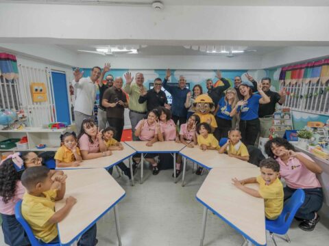 Fransglobal Charity Foundation transforma salón de kindergarten en Llorens Torres Salón de kindergarten del Colegio Sagrada Familia en Llorens Torres.
