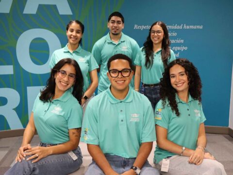 Estudiantes universitarios fortalecen su experiencia profesional con internado de Seguros Múltiples Grupo de estudiantes programa internado GCSM 2026