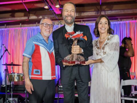 National Ceiba Award reconoce las trayectorias de Anthony Ramos, “Cucco” Peña y Justina Machado Anthony Ramos, Ángel “Cucco” Peña y Justina Machado, homenajeados con el National Ceiba Award durante la Anthony Ramos, Ángel “Cucco” Peña y Justina Machado, homenajeados con el National Ceiba Award durante la Gala Raíces 2026.Anthony Ramos, Ángel “Cucco” Peña y Justina Machado, homenajeados con el National Ceiba Award durante la Gala Raíces 2026.