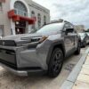 Reseña: La Toyota RAV4 Hybrid Woodland 2026 invita a recorrer la Isla Toyota RAV4 Hybrid Woodland 2026 color Urban Rock durante prueba de manejo en Puerto Rico.