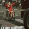 Apple lanza el avance oficial de “Being Heumann”, sobre histórica protesta por los derechos de los discapacitados Cartel promocional y fotograma principal del largometraje Being Heumann.