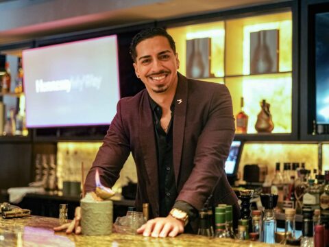 Miguel Martínez Archo, bartender de Identidad Cocktail Bar, durante su participación y selección como representante de Puerto Rico.
