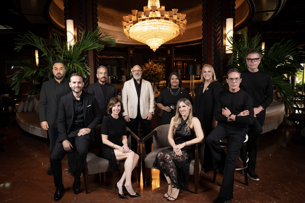 Comité de Gala 2026. De izquierda a derecha - Ángel Alvarado, Carlos Fontán, Juan Ernesto Ayala, Cristina Brito, presidenta del comité, Pedro Rosaly, Carmen Ramírez, Viviana Santana, Jeddah Noviello, Emilio Olabarrieta y Julio Cin. (Suministrada)