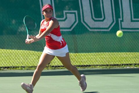 Jerezanas de la UPR de Río Piedras y los Taínos de la UAGM lideran invictos el torneo de tenis de la LAI