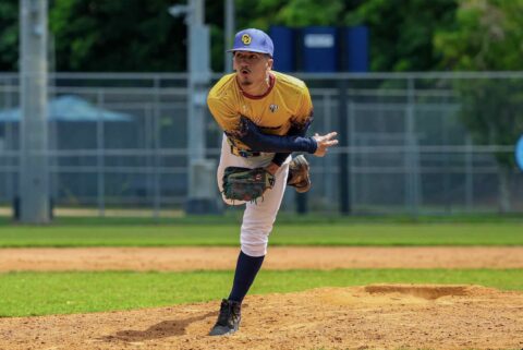 Caribbean University y la Universidad Ana G. Méndez protagonizan duelo de invictos en béisbol de la LAI Acciones de juego en el diamante durante el torneo de la Liga Atlética Interuniversitaria.