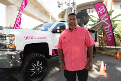 T-Mobile y Nino Correa se unen para compartir consejos de preparación y añaden inteligencia artificial a su red en Puerto Rico El consultor en manejo de emergencias Nino Correa colabora con T-Mobile Puerto Rico
