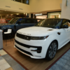 Arranca en Plaza Las Américas el Puerto Rico International Auto Show 2026 con los modelos más deseados Toma del Atrio Central de Plaza Las Américas con los automóviles expuestos.