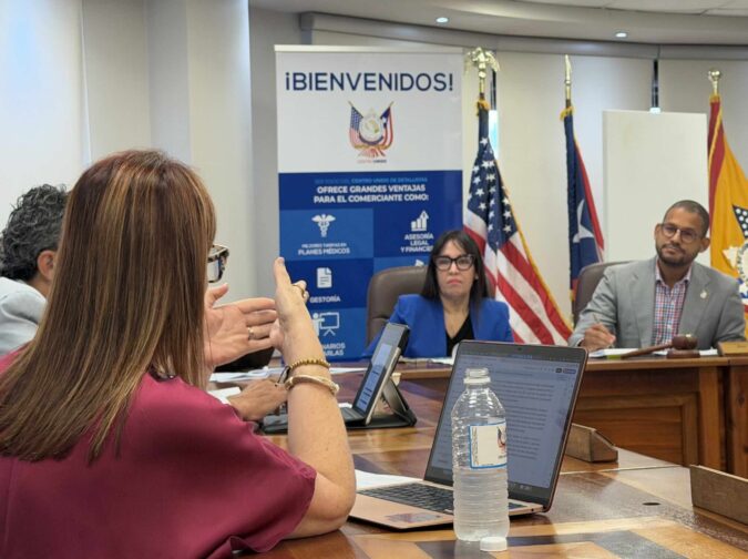 Alan Taveras Sepúlveda, presidente del Centro Unido de Detallistas, durante el encuentro multisectorial sobre la crisis energética.